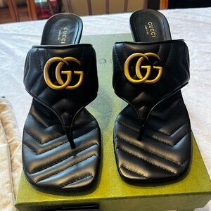 Gucci women’s black marmont matelasse GG thong sandal quilted leather BNIB